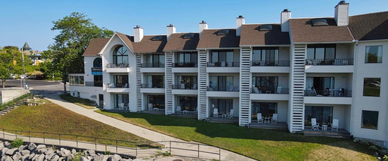 359 Edgewater Inn Charlevoix Bagian luar foto